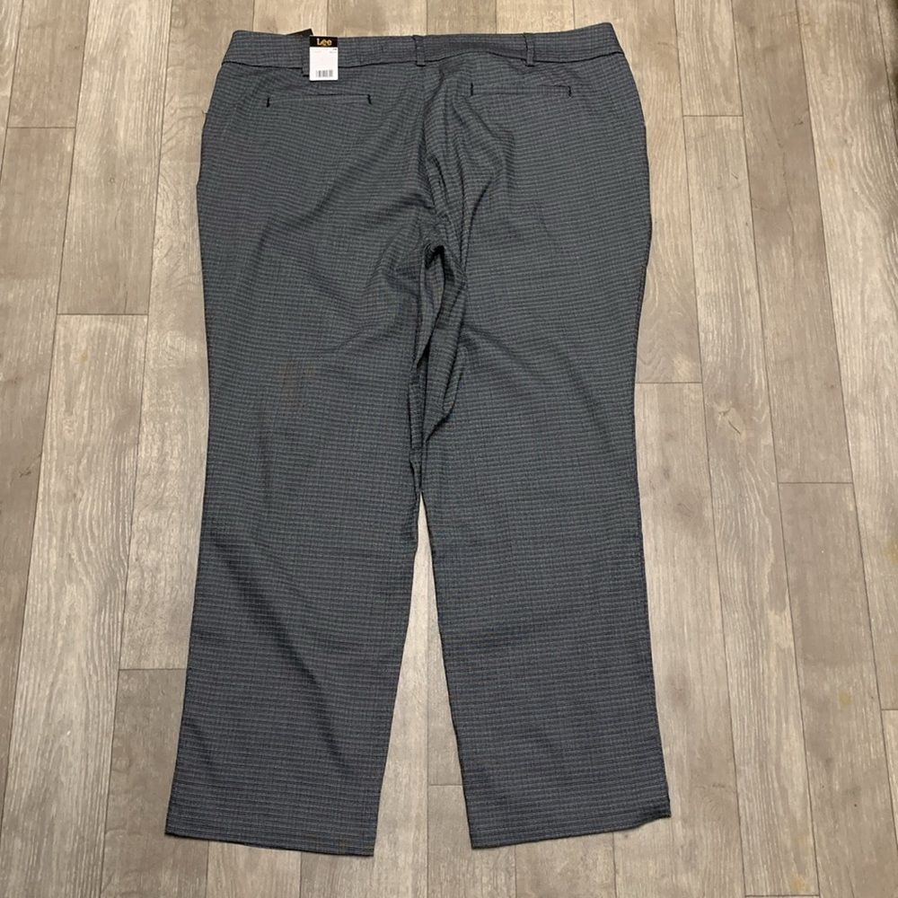 Womens NWT LEE Plus Straight Mid Rise Wrinkle Free Casual Dress Pants - Picture 2 of 7